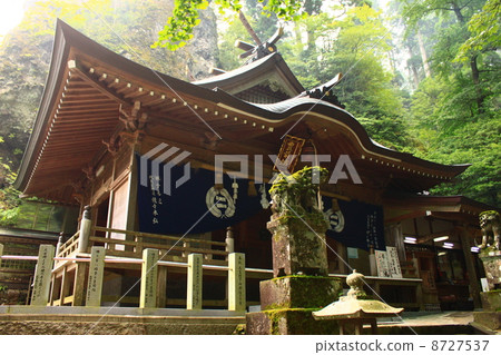 Hikosan Takasumi Shrine 8727537