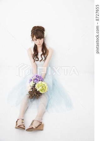 Half-up women Half-up women 8727655
