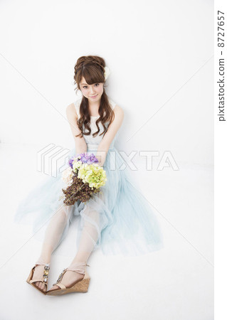 半身女性 8727657