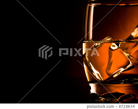 whiskey 8728634