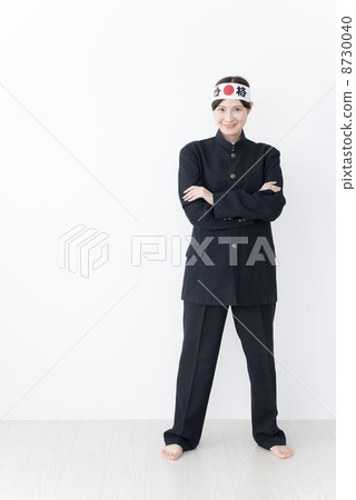 Examination image (woman in school run) 8730040