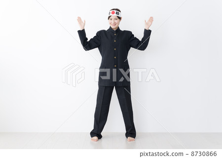 Examination image (woman in school run) 8730866