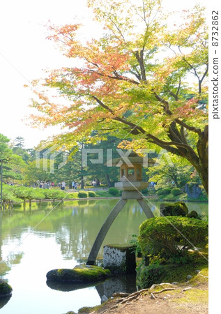 Kenrokuen Garden/Hiroshima lantern (vertical) 8732862