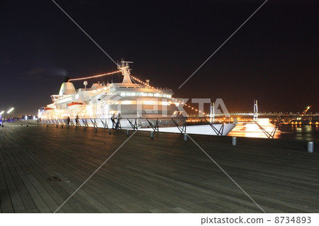 Yokohama Port · Oosanbashi (Ōsanbashi Pier) Yokohama Port · Oosanbashi (Ōsanbashi Pier) 8734893