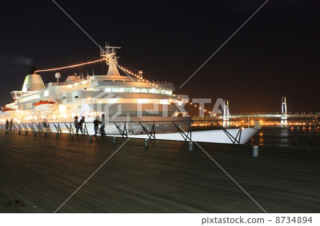 Yokohama Port · Oosanbashi (Ōsanbashi Pier) Yokohama Port · Oosanbashi (Ōsanbashi Pier) 8734894