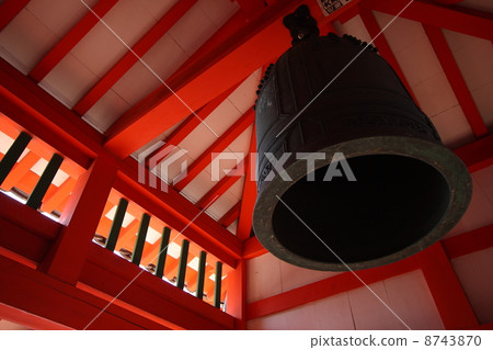 A bell 8743870
