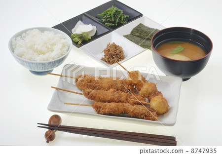 炒豬肉和那迦的串 8747935