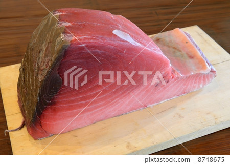 Tuna 8748675