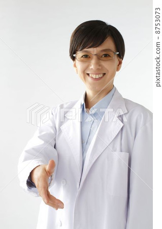 女醫生迎接 8753073