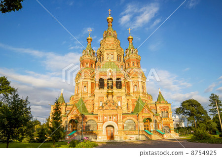 Sts. Peter and Paul Cathedral in Petergof, Saint-Petersburg, Rus Sts. Peter and Paul Cathedral in Petergof, Saint-Petersburg, Rus 8754925