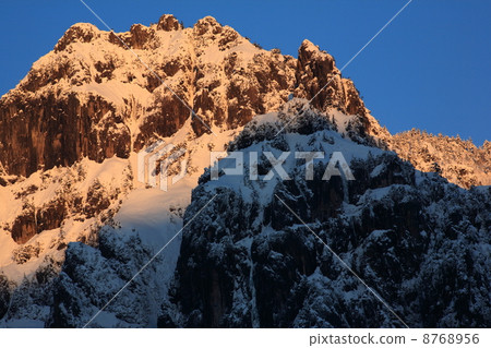 Northern Alps in the morning glow Tidane Mountain Northern Alps in the morning glow Tidane Mountain 8768956