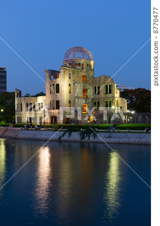 廣島原子彈爆炸圓頂燈亮起 8770477