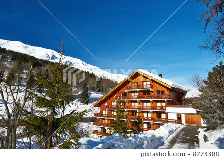 Mountain ski resort Mountain ski resort 8773308