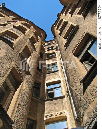 Courtyard 8773704