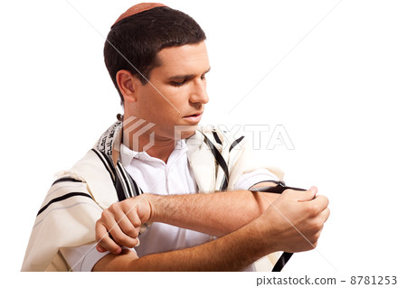 men praying 8781253