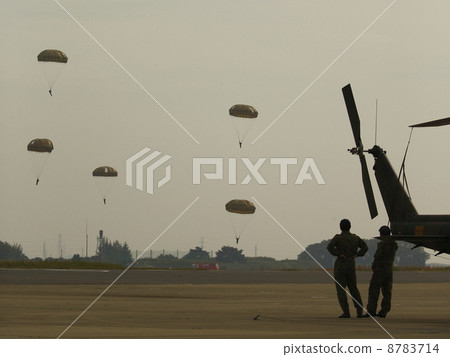 空降部隊 8783714