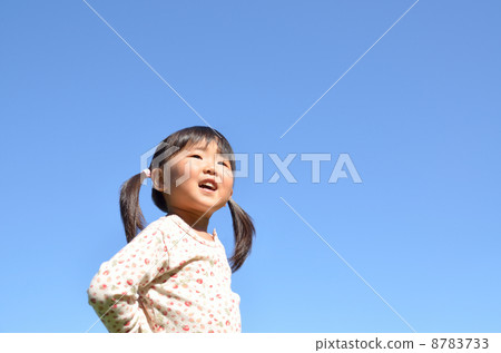 Blue sky back girls 8783733