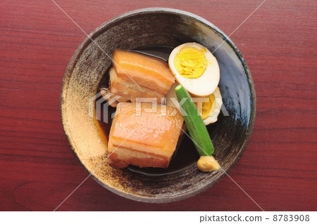 從頂部煮熟的豬肚 8783908