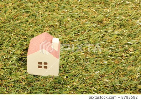 Evening house Residential garden Evening house Residential garden 8788592