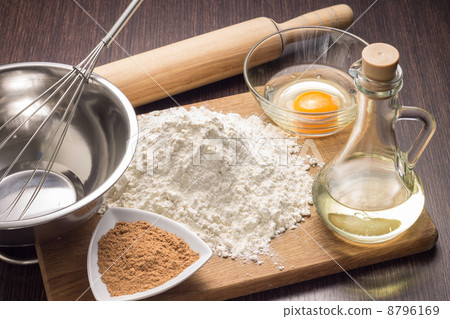 Baking ingredients background 8796169