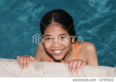 Girl in swimmnig pool 8797628