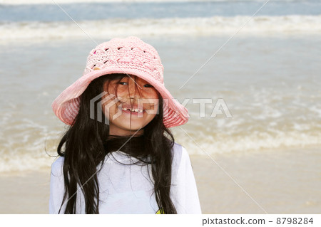 Cute little girl at beach Cute little girl at beach 8798284