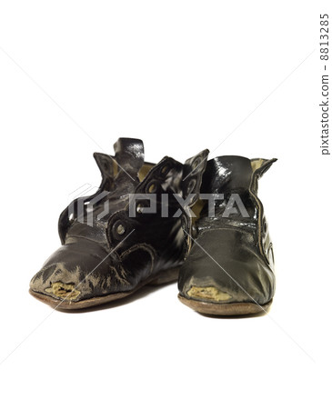 Worn vintage shoes 8813285