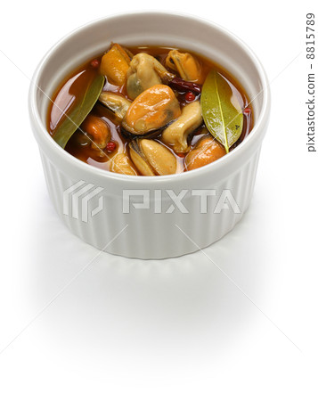 Esca-bass in mussels Esca-bass in mussels 8815789