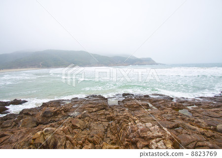 Strong wave along the coast before thunderstorm in Hong Kong Strong wave along the coast before thunderstorm in Hong Kong 8823769