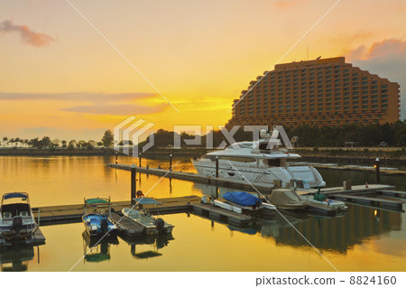 Hong Kong pier at sunset Hong Kong pier at sunset 8824160