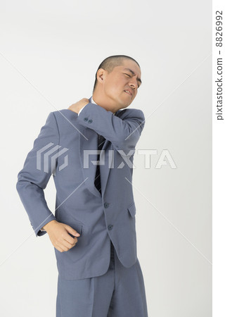肩膀僵硬的男性 肩膀僵硬的男性 8826992