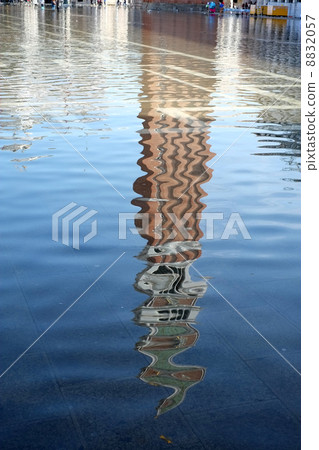 Venetian Italian high tides 8832057