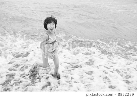 在海裡游泳 在海裡游泳 8832259