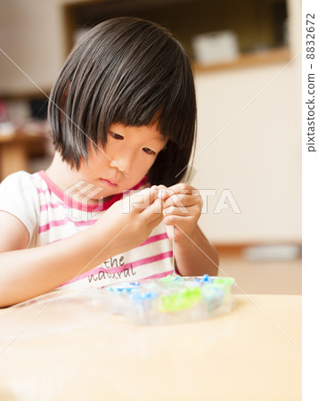 Bead play 8832672