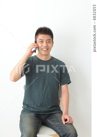 中年男子打電話 8832855