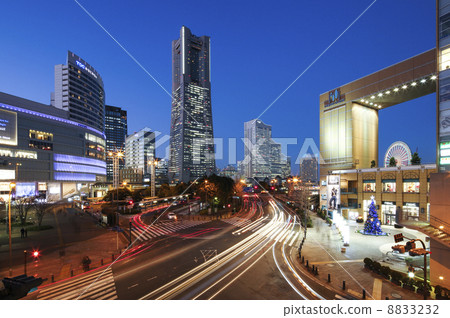 Minato Mirai 21 Sakuragicho Ekimae 8833232