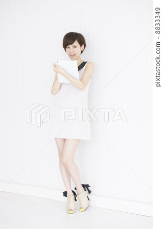 年輕的女士 年輕的女士 8833349