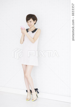 年輕的女士 年輕的女士 8833357