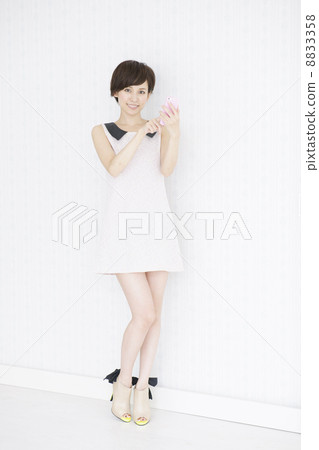 年輕的女士 年輕的女士 8833358