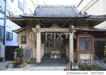 Tokyo and the greengrocer 's shrine Buddhist temple Yenjiji 8837850