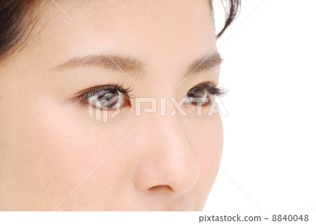 一個年輕女人的眼睛 一個年輕女人的眼睛 8840048