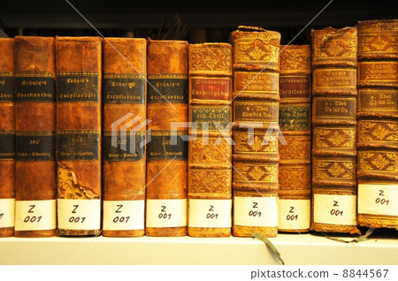 old books in library old books in library 8844567