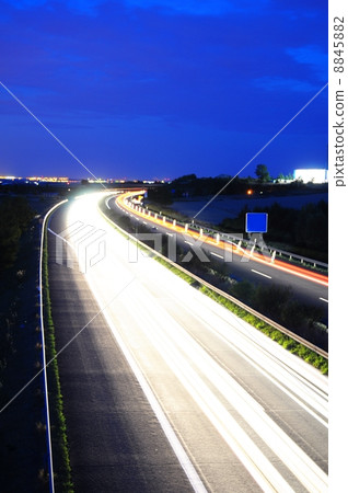 traffic traffic 8845882