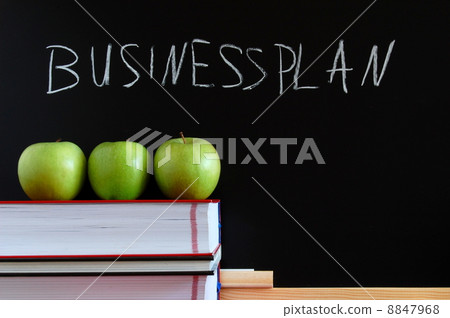 blackboard and apples 8847968
