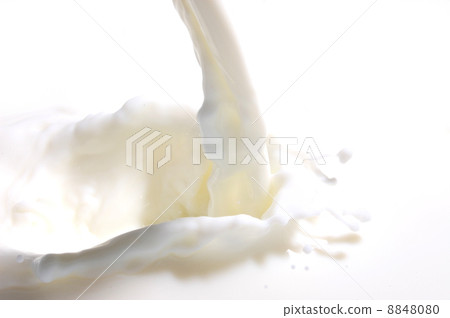 milk splash 8848080