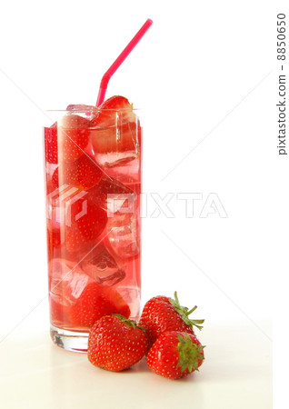 strawberry cocktail strawberry cocktail 8850650