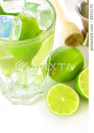 Caipirinha cocktail Caipirinha cocktail 8852270