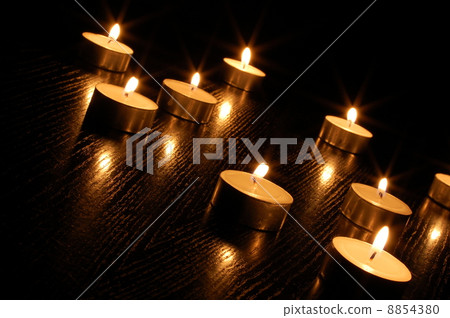 romantic candle light 8854380