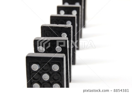 domino domino 8854381