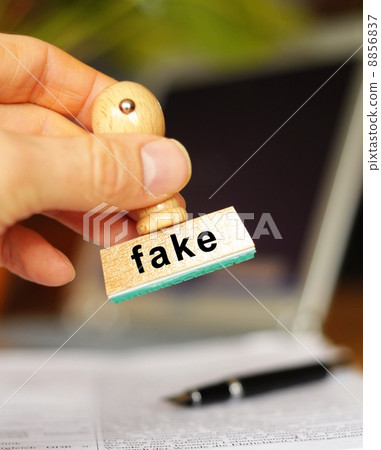 fake fake 8856837